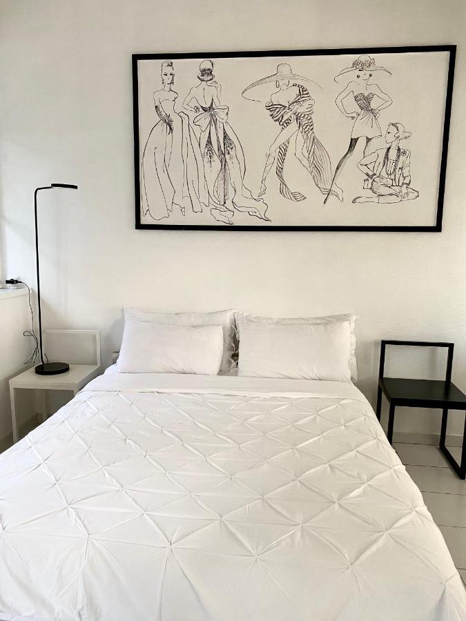 Elegant Studio Et Parking Dans Batiment Historique Saint-Tropez Exterior photo